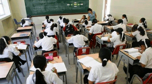 Gestión escolar 2026 ajusta normas sobre el uso de celulares y evaluación