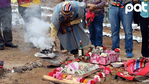 Bolivia celebra el Martes de Ch’alla 