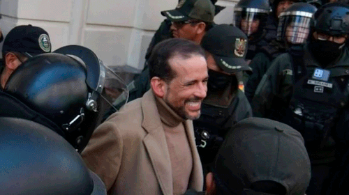 Luis Fernando Camacho llega al Juzgado de La Paz para la reinstalación de su juicio