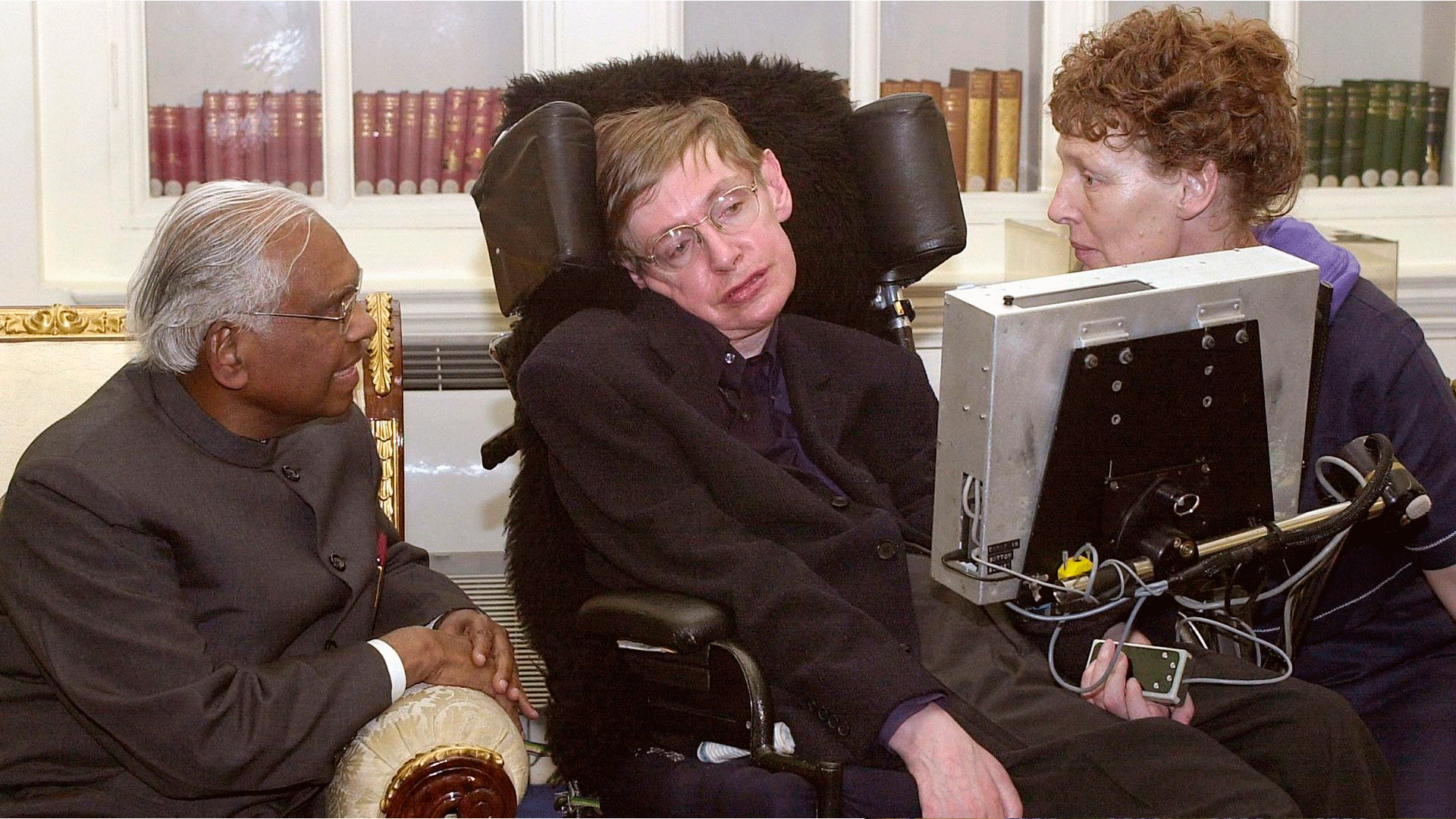 Hace 10 años, Stephen Hawking advirtió sobre la IA: ¿un futuro de progreso o peligro?
