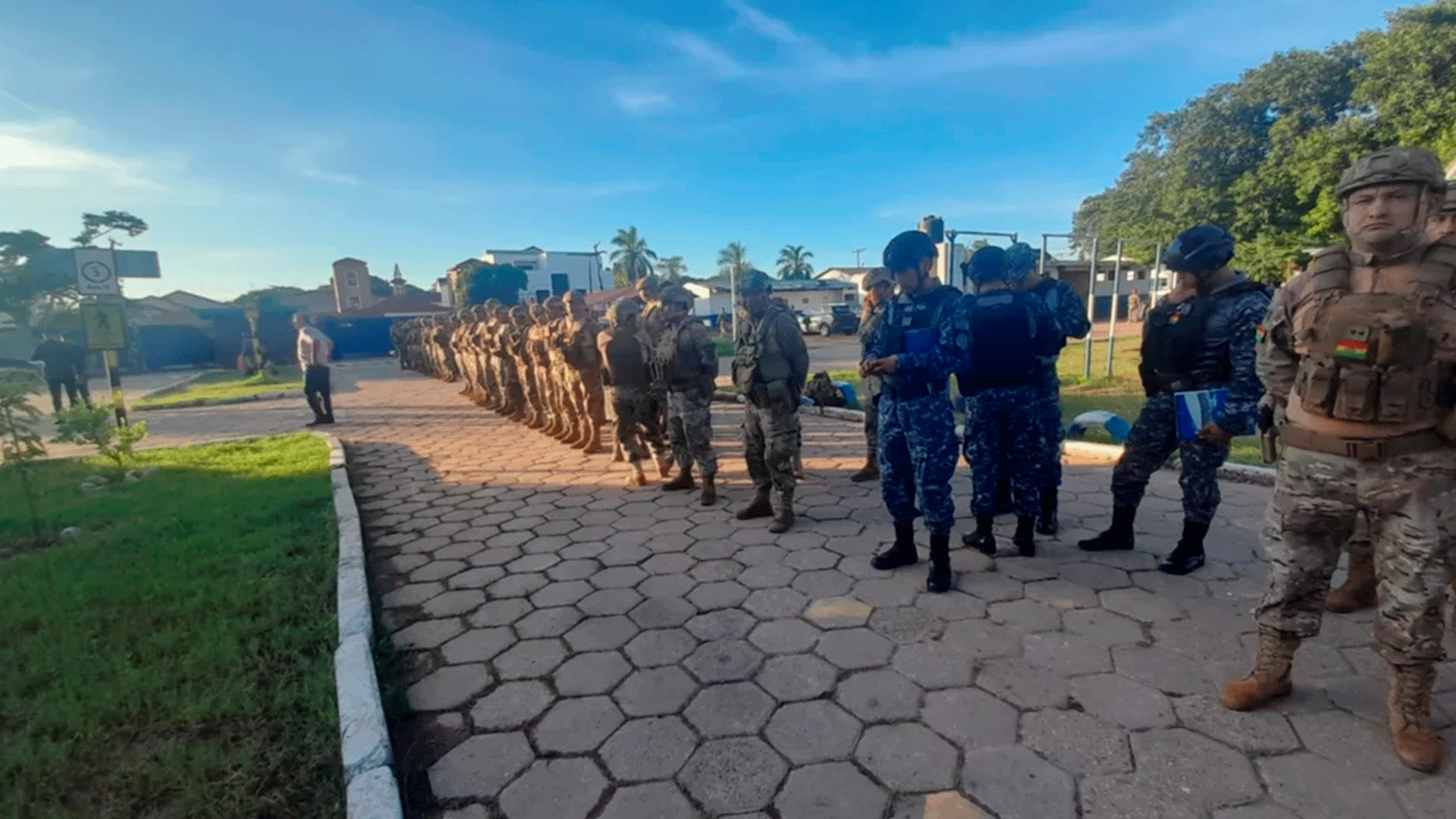 Santa Cruz inicia distribución de maletas electorales