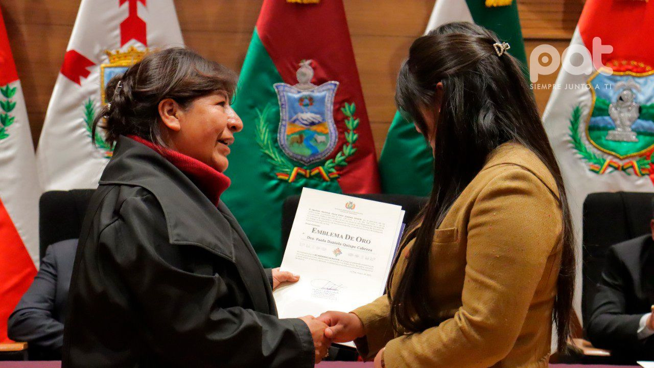 http://www.redpat.tv//uploads/Asamblea_Legislativa_distingue_a_servidores_publicos_en_el_Bicentenario_b1600feba5.jpg