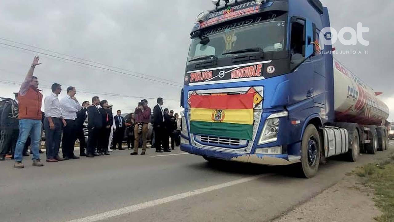 http://www.redpat.tv//uploads/Gobierno_inicia_estabilizacion_del_mercado_de_combustibles_con_el_ingreso_de_200_cisternas_7e14ae989c.jpg