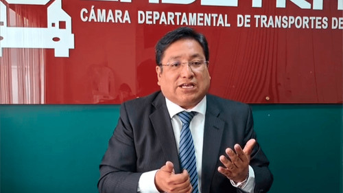 Transportistas de La Paz advierten que el DS 5676 no eliminará las filas por combustible