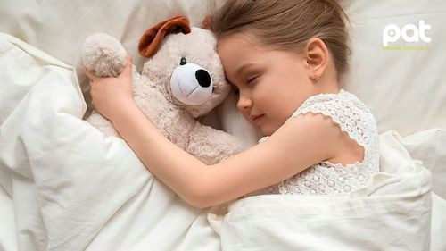 Alerta por químicos tóxicos en colchones para niños