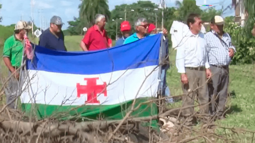  Santa Cruz: Comunarios bloquean vía férrea y exigen la restitución del “tren social”