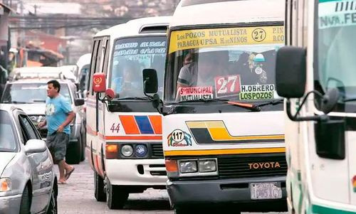 Micreros advierten con nuevo aumento de pasajes en Santa Cruz ante escasez de diésel y alza del dólar