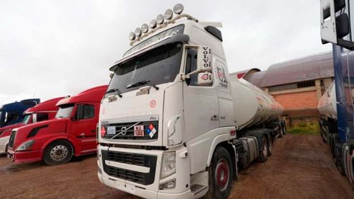 Aprehenden a chofer de cisterna por intentar ingresar combustible contaminado a YPFB en Senkata