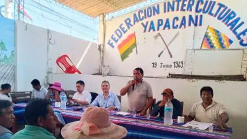 Imagen de Instalan diálogo en Yapacaní entre el Gobierno y productores movilizados