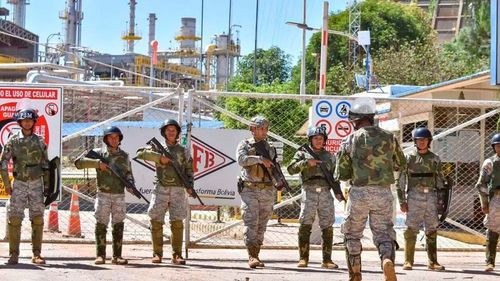Despliegan 1.500 militares para resguardar plantas de YPFB ante denuncias de sabotaje