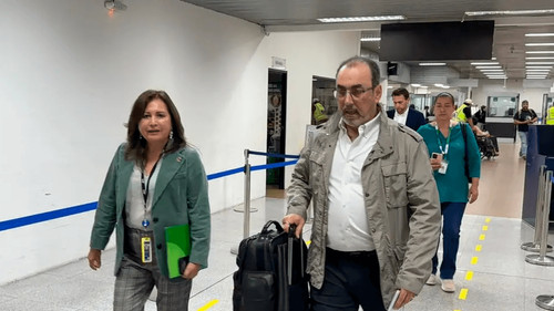 Presidente de la CAF llega a Bolivia y anuncia proyectos junto a Rodrigo Paz