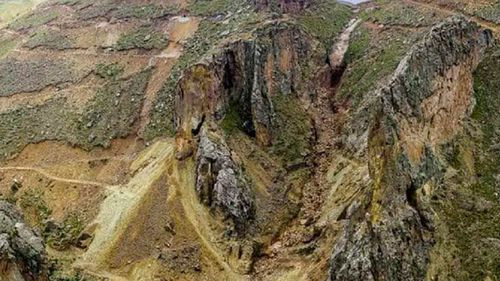 Asalto armado roba carga de plata en Potosí