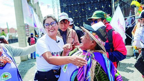 Eva baja su candidatura y Evo promueve el voto nulo; la izquierda se resiente más