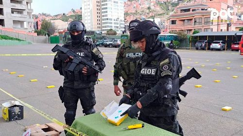 Capturan a joven con 180 paquetes de droga ocultos en un camión con destino a Argentina