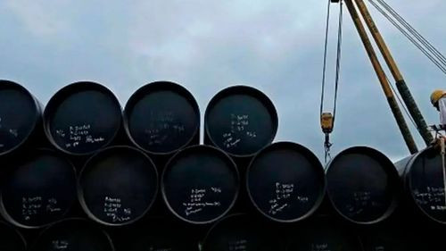 Petróleo sube por ataques en el estrecho de Ormuz