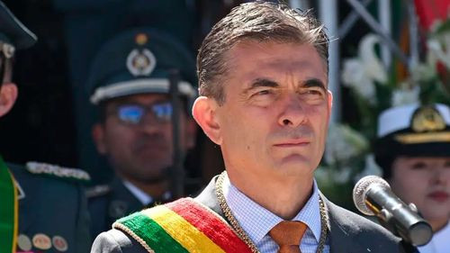 Paz anuncia reformas constitucionales y nuevas leyes