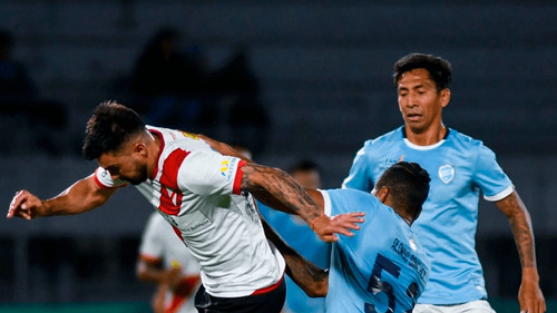 Imagen de Aurora y Always Ready abren semifinales del torneo de verano