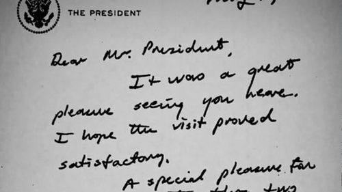 EE. UU. devuelve cruz familiar entregada hace 36 años por Jaime Paz a George H. W. Bush
