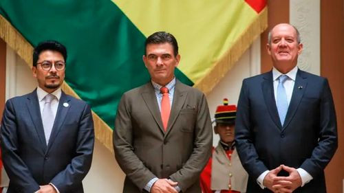 Perú retoma presencia diplomática en Bolivia