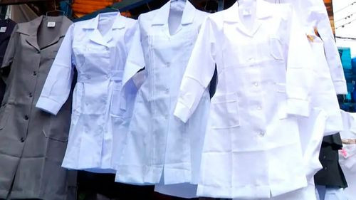 Precios estables en uniformes escolares en La Paz