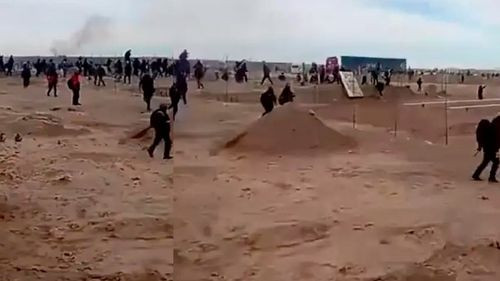 Enfrentamiento entre comunarios y mineros en la ruta Oruro Potosí