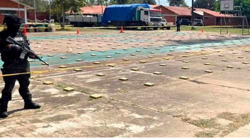 Felcn secuestra casi media tonelada de droga y aprehende a tres personas en operativos en Beni
