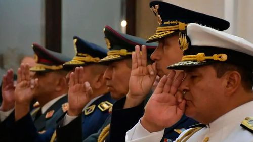 Paz toma juramento al nuevo Alto Mando Militar