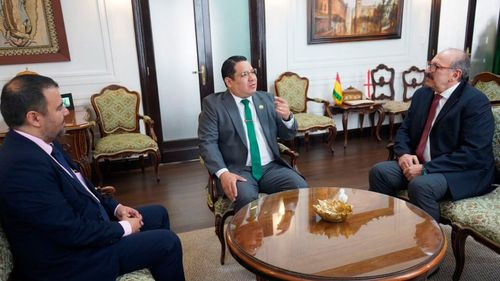 Fiscalía refuerza coordinación con la Procuraduría en defensa del Estado