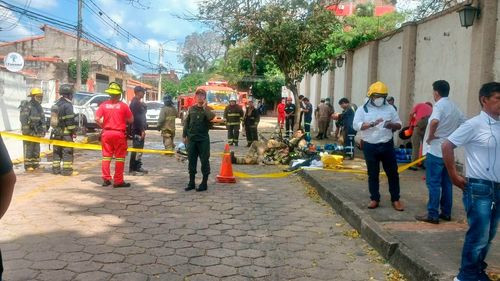 Evacúan hospital y colegio por fuga de gas en Santa Cruz
