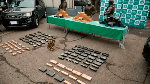 Chile decreta prisión preventiva para siete exmilitares y un civil por tráfico de cocaína desde bolivia