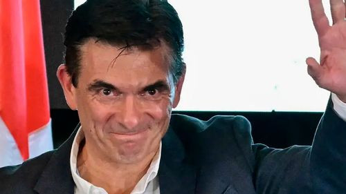 Paz viaja a Estados Unidos por ayuda financiera