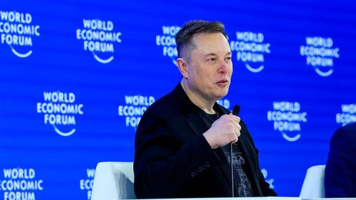 Elon Musk advierte que la IA podría superar a los humanos antes de 2027