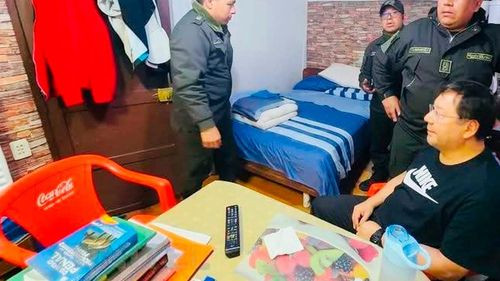 Requisa en San Pedro deja al descubierto la celda del expresidente Luis Arce