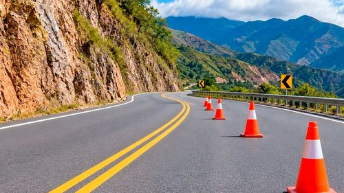 ABC reporta restricciones en varias carreteras del país