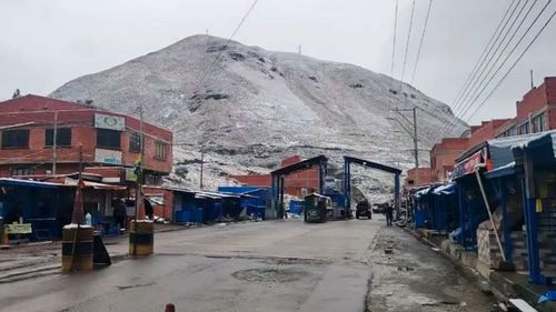 Tránsito suspende salidas a Los Yungas por nevada