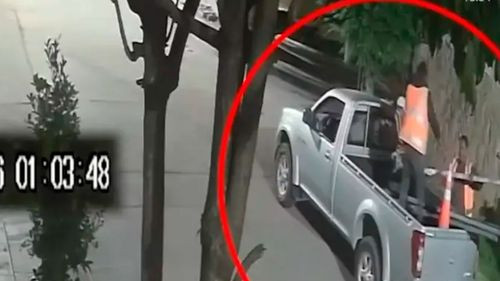 Robo de postes y letreros genera alarma en vecinos de Cochabamba