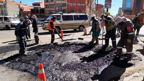 Plan “Cero Baches” interviene la avenida Juan Pablo II en El Alto