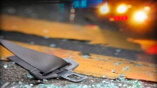 Conductor queda atrapado tras choque entre una vagoneta y un tráiler en la Radial 10