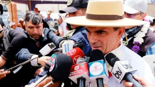 Paz anuncia nueva ley para recuperar exportación de gas