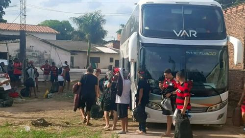 Hinchas brasileños quedan aprehendidos tras denuncia de robo en un surtidor