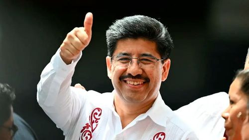 México posesiona jueces electos en medio de críticas por control político y criminal