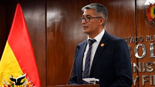 Diputada denuncia a Espinoza por bonos de más de $us 1.000 millones