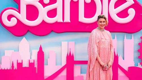 Greta Gerwig responde a los comentarios de Jo Koy sobre Barbie en los Globos de Oro