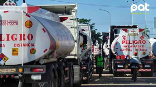 Cisterneros en estado de emergencia por desacuerdo con YPFB  sobre tarifas