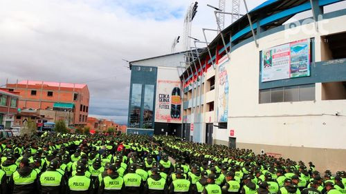 Preparativos en marcha para el primer partido de la Copa Libertadores en el Estadio Municipal de El Alto