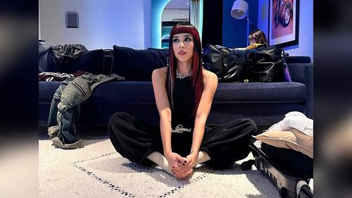 Danna Paola revela razón detrás de su cambio en el estilo de uñas durante su gira mundial XT4S1S