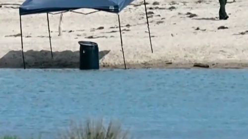 Encuentran cadáver dentro de un barril en playa Malibú, Estados Unidos.