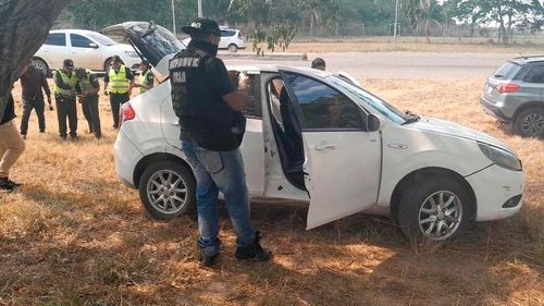 Hallan vehículo clave en investigación de trágica balacera en un condominio 