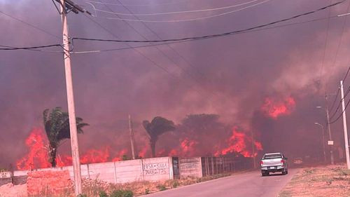 Bomberos y Policía responden a emergencia por incendio en el Remanso