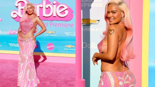 Karol G deslumbra en el estreno de Barbie con un sensual top